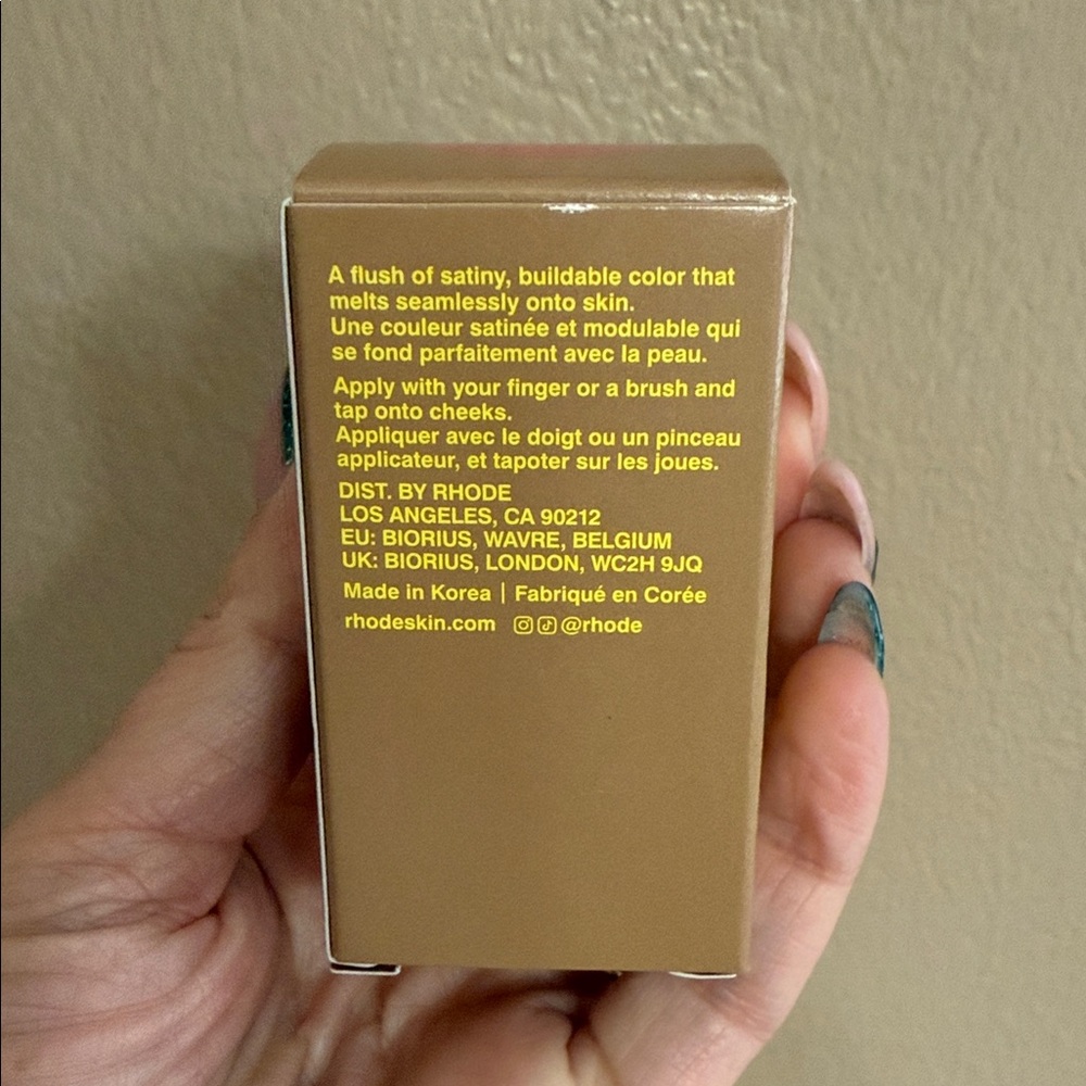 Rhode Pocket Blush - Picture 4 of 7